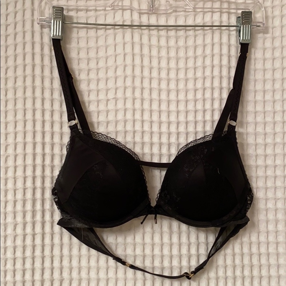 Black Victoria’s Secret Push-Up Bra